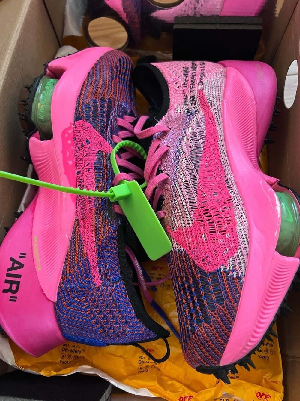Off-White x Nike Air Zoom Tempo